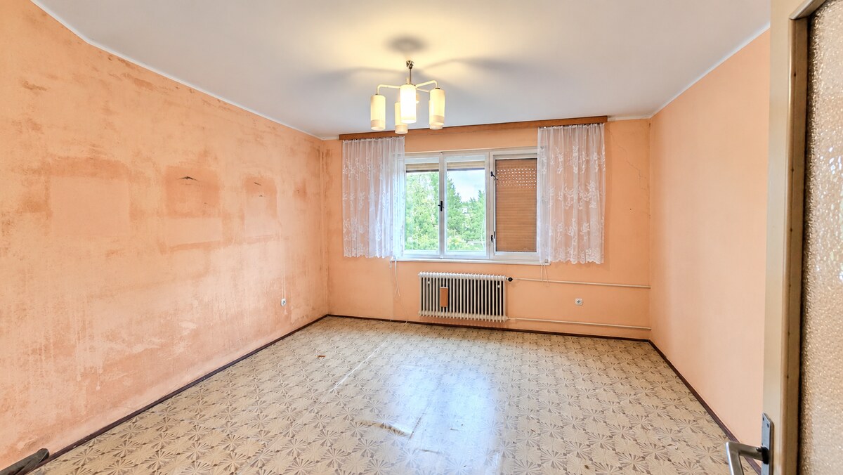 Priestranný rodinný dom na Floreáte v Piešťanoch – pozemok 616 m² — foto 17