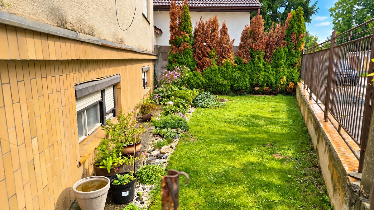 Priestranný rodinný dom na Floreáte v Piešťanoch – pozemok 616 m² — foto 22