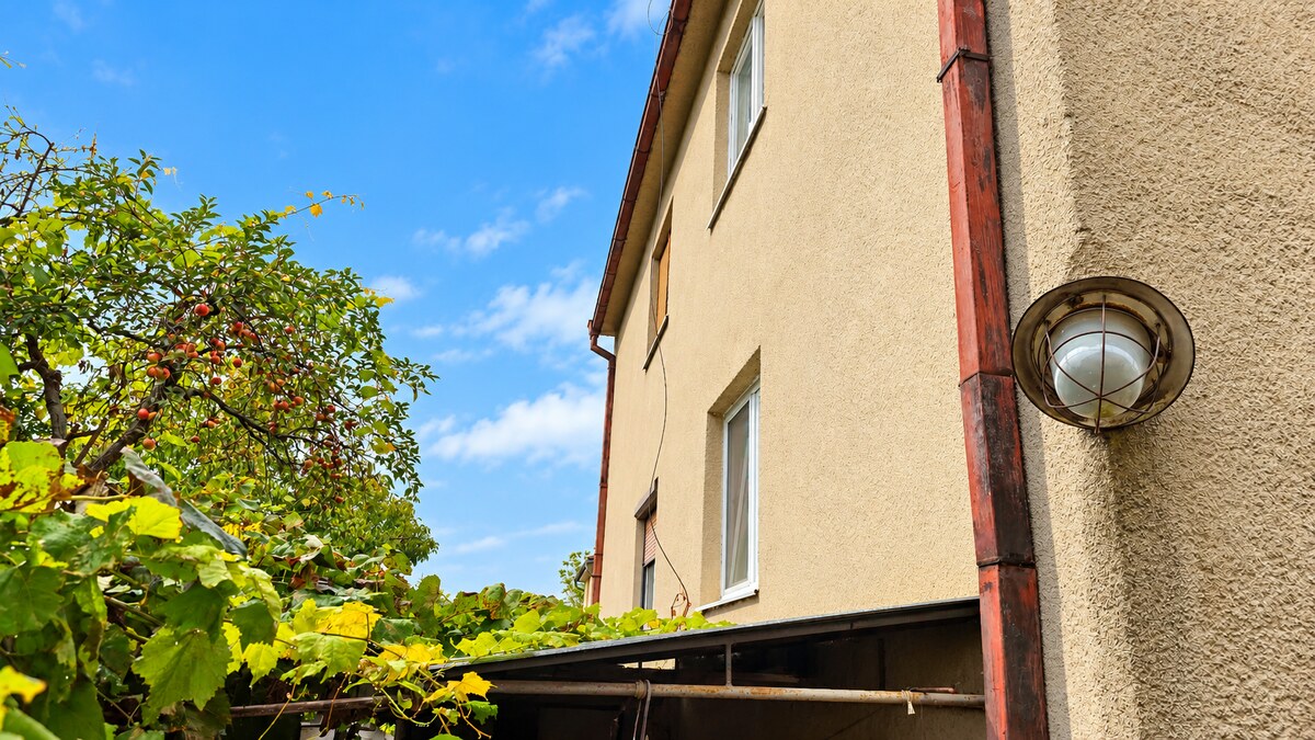 Priestranný rodinný dom na Floreáte v Piešťanoch – pozemok 616 m² — foto 23