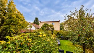 Priestranný rodinný dom na Floreáte v Piešťanoch – pozemok 616 m² — foto 11