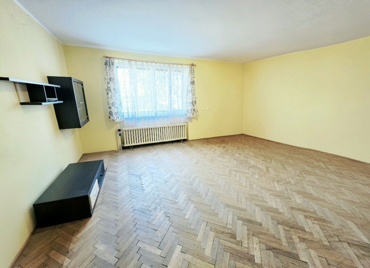 RODINNÝ DOM V LUKRATÍVNEJ LOKALITE BÁNOVCE NAD BEBRAVOU — foto 9