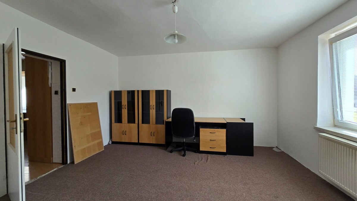 NOVINKA! Rodinný dom s veľkorysým pozemkom 923 m², garážou – Dubovany — foto 13