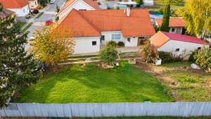 NOVINKA! Rodinný dom s veľkorysým pozemkom 923 m², garážou – Dubovany — foto 2