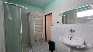 NOVINKA! Rodinný dom s veľkorysým pozemkom 923 m², garážou – Dubovany — foto 20