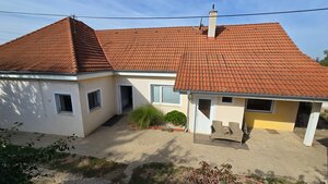 NOVINKA! Rodinný dom s veľkorysým pozemkom 923 m², garážou – Dubovany — foto 4