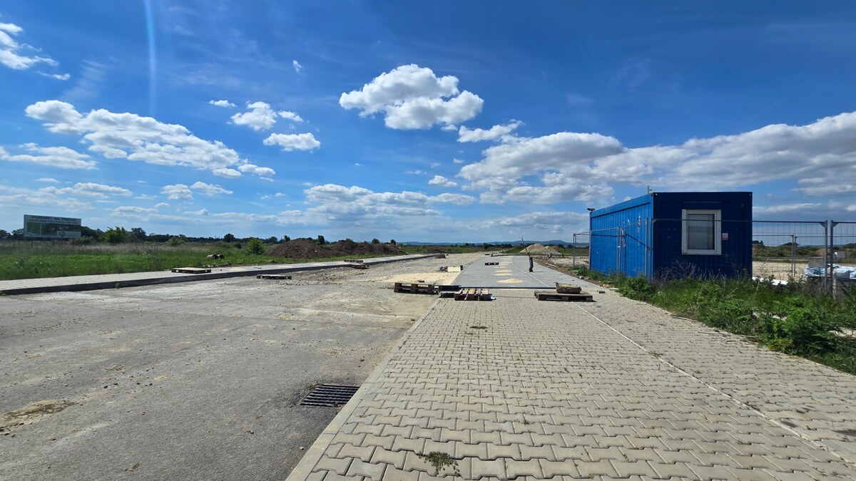 STAVEBNÝ POZEMOK 819 m2 PIEŠŤANY - DRAHOVCE, Jozefov dvor — foto 4