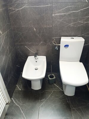 Zariadený rodinný dom s garážou a letnou kuchyňou - Dolné Srnie — foto 20
