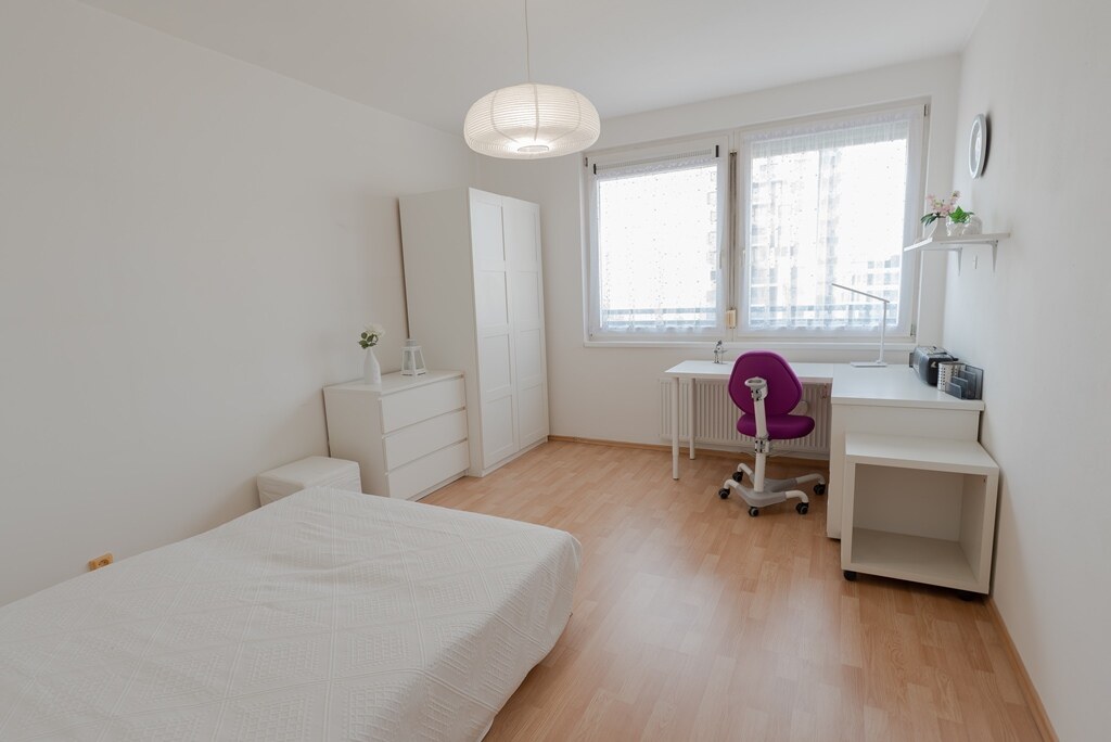 Na prenájom priestranný 3-izbový byt s lodžiou, 101 m², od 10 / 2026 — foto 6