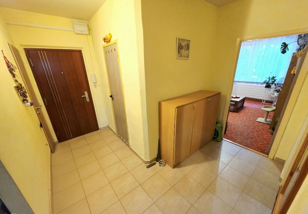 4 izbový byt Bánovce nad Bebravou /CENTRUM - STRED / 80 m2/ PIVNICA — foto 7