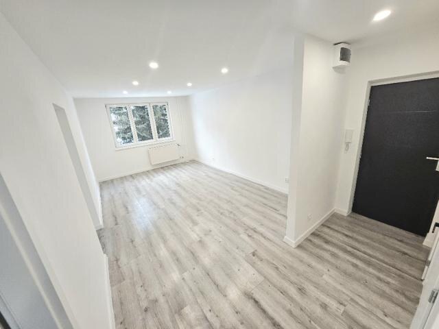 3 izbový byt Bánovce nad Bebravou /CENTRUM/65 m2 / BALKÓN/ PIVNICA