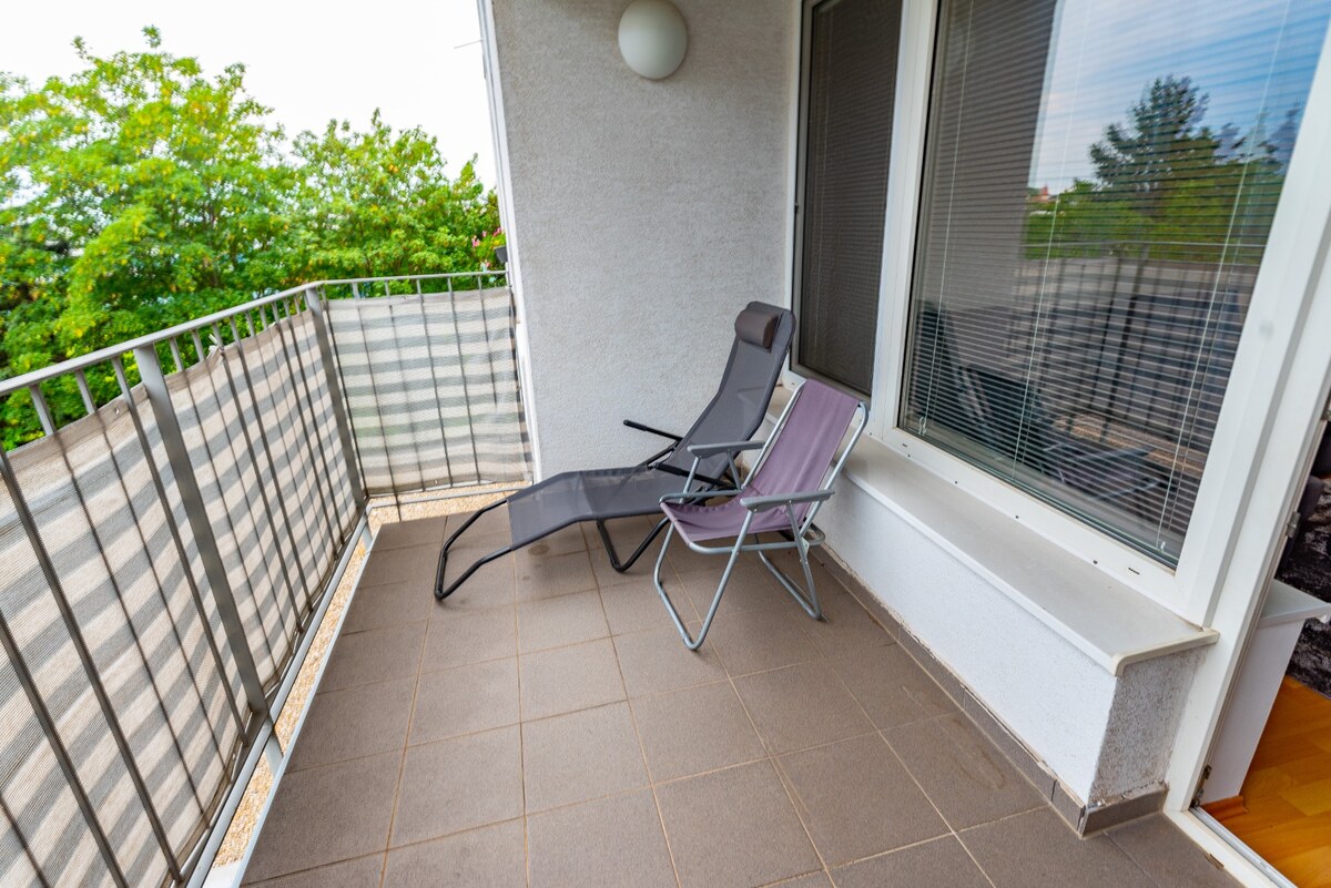 Na prenájom luxusný 2-izbový byt + 2 balkóny, 73 m², garážové státie, — foto 15