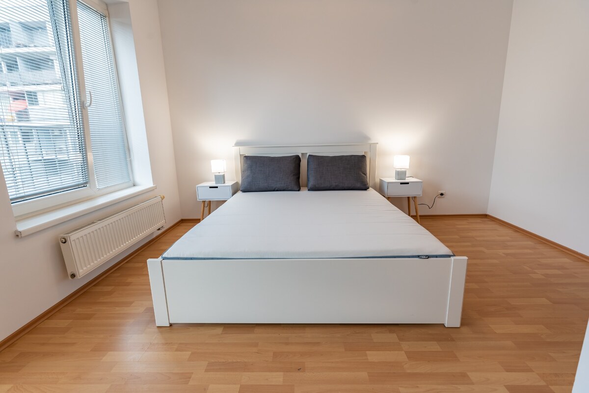 Na prenájom luxusný 2-izbový byt + 2 balkóny, 73 m², garážové státie, — foto 7