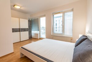 Na prenájom luxusný 2-izbový byt + 2 balkóny, 73 m², garážové státie, — foto 9