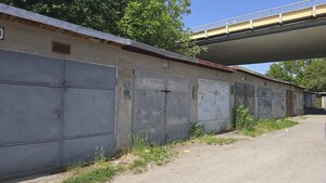 NA PREDAJ MUROVANÁ GARÁŽ S ELEKTRINOU 18 m² ZVOLEN – BLÍZKO CENTRA — foto 2