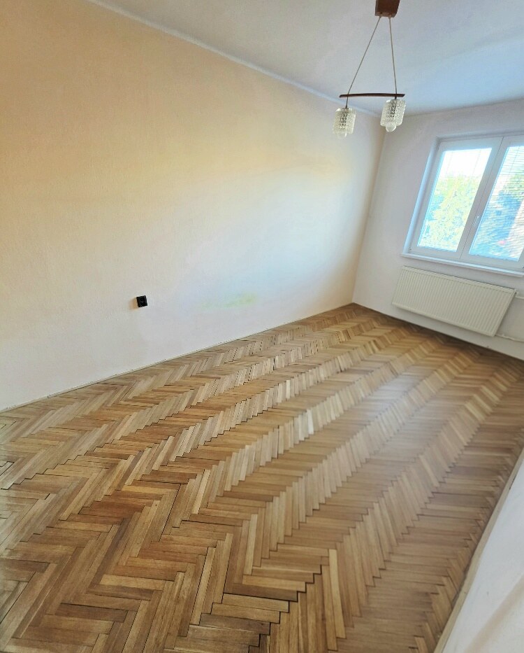 3 izbový byt Bánovce nad Bebravou/ CENTRUM/ 62 m2 LOGGIA/ PIVNICA