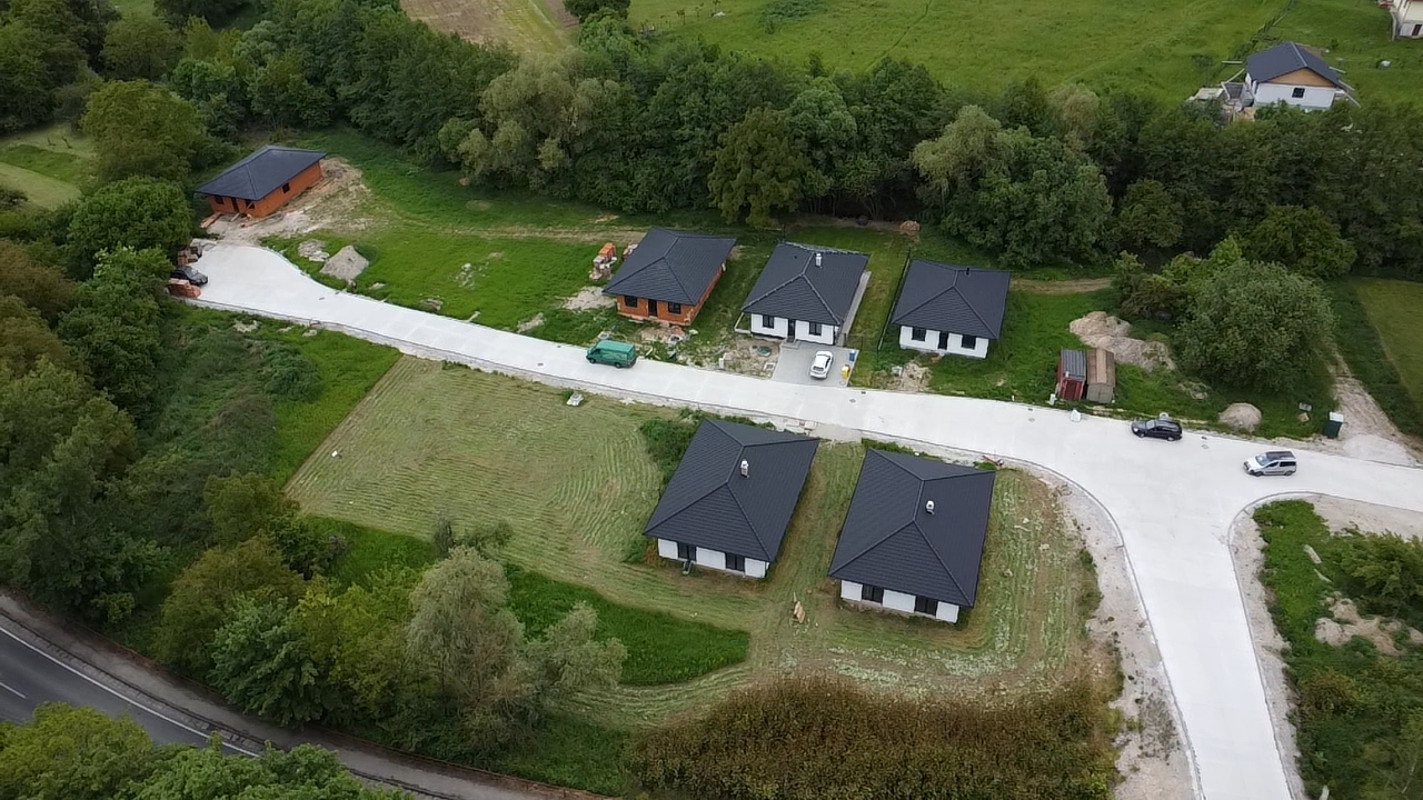 SKVELÁ CENA! NOVOSTAVBA 100 M2 BUNGALOV 4+1 *TYP 1* S POTOKOM, PRAŠNÍK — foto 4