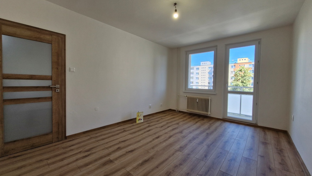 Na predaj 3-izbový byt s balkónom po rozsiahlej rekonštrukcií - NMnV — foto 11