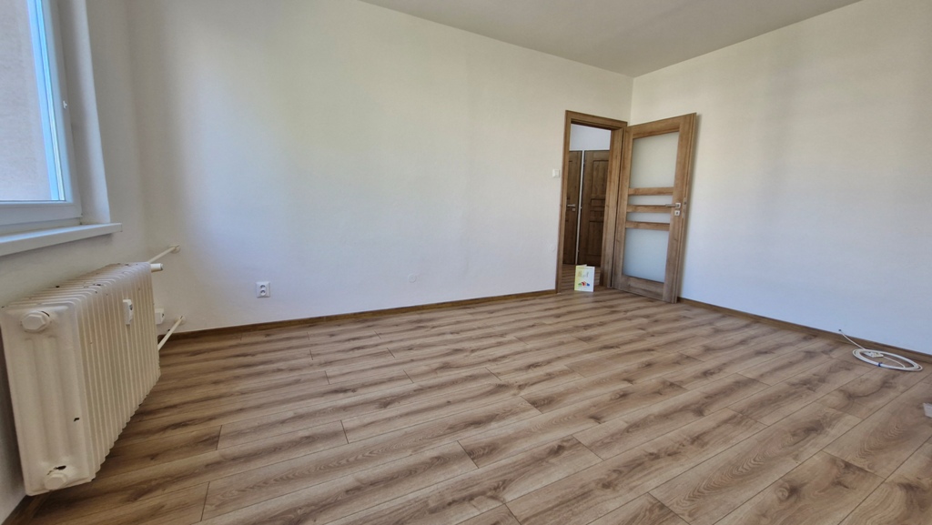 Na predaj 3-izbový byt s balkónom po rozsiahlej rekonštrukcií - NMnV — foto 23