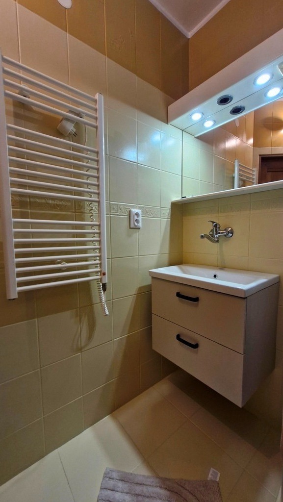 Na predaj 3-izbový byt s balkónom po rozsiahlej rekonštrukcií - NMnV — foto 28