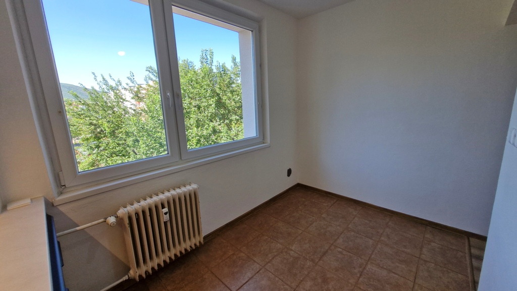 Na predaj 3-izbový byt s balkónom po rozsiahlej rekonštrukcií - NMnV — foto 6