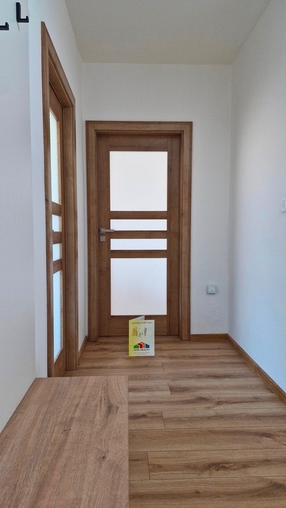 Na predaj 3-izbový byt s balkónom po rozsiahlej rekonštrukcií - NMnV — foto 10