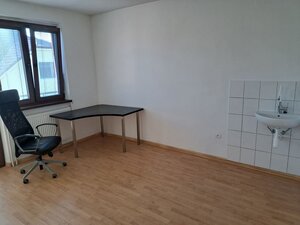 Prenájom priestorov schválených na služby 18m2, Hodžova Piešťany — foto 1