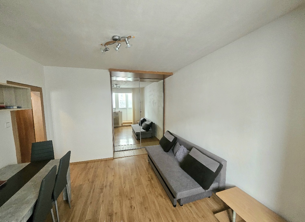 1 izbový byt Bánovce nad Bebravou /CENTRUM/LOGGIA/ZARIADENÝ/ 33m2 — foto 4