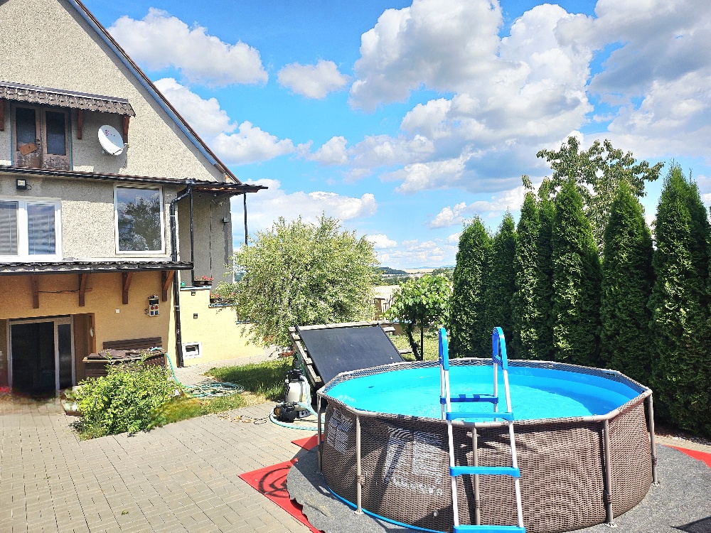 RODINNÝ DOM- VEĽKÉ CHLIEVANY- POZEMOK 1001 m2- 5 IZBOVÝ — foto 5