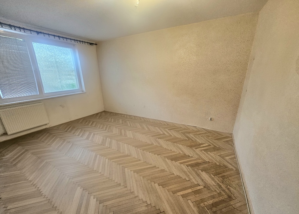 2,5 izbový byt Bánovce nad Bebravou/CENTRUM-STRED/PLASTOVÉ OKNÁ — foto 3