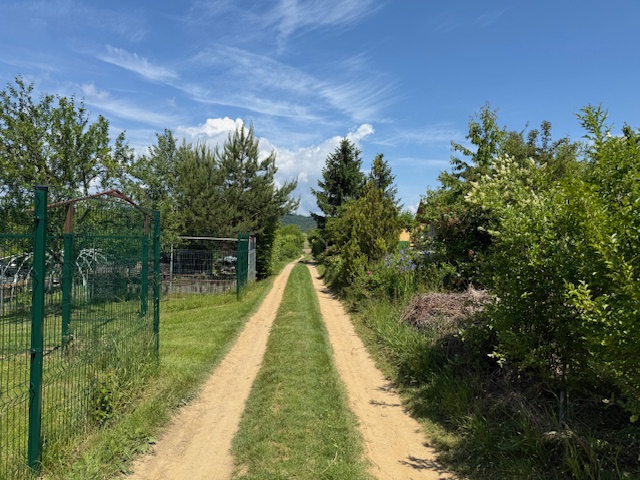 Záhrada 407 m2 s podpivničenou základovou doskou, Soblahov — foto 3