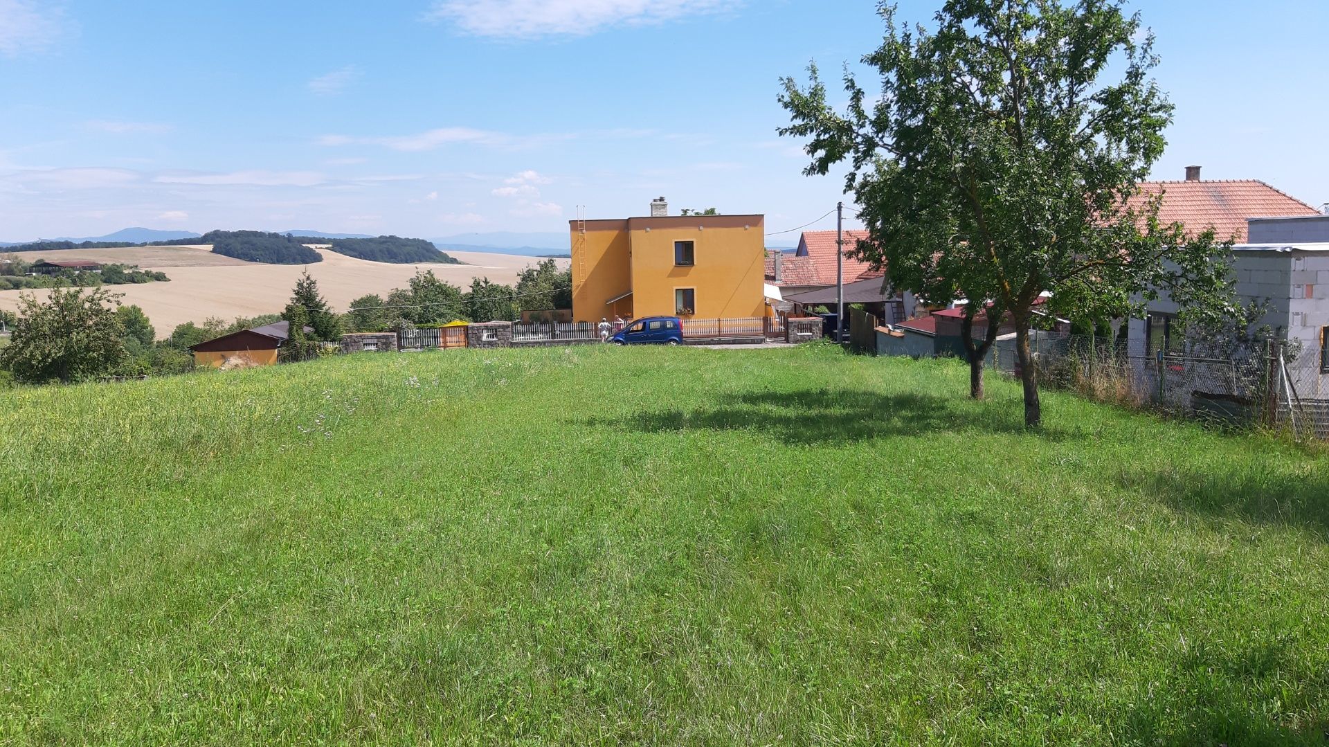 STAVEBNÝ POZEMOK 2250 m2 TRENČIANSKE MITICE — foto 3