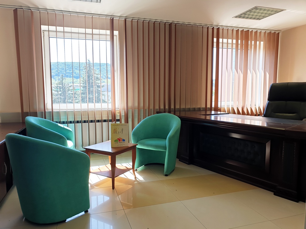 Administratívna budova so sklad. priestormi 1200 m2 - Tr. Bohuslavice — foto 28