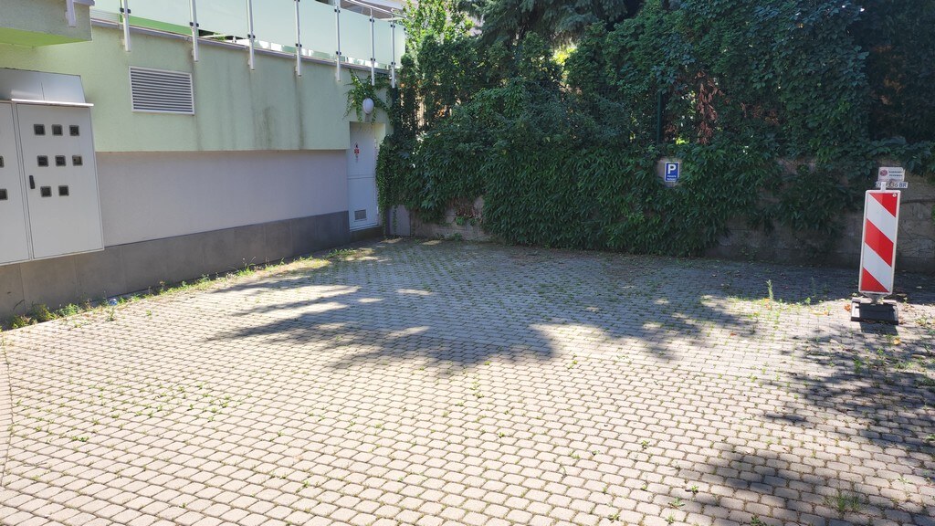Prenájom parkovacieho miesta, blízke centrum-Piešťany