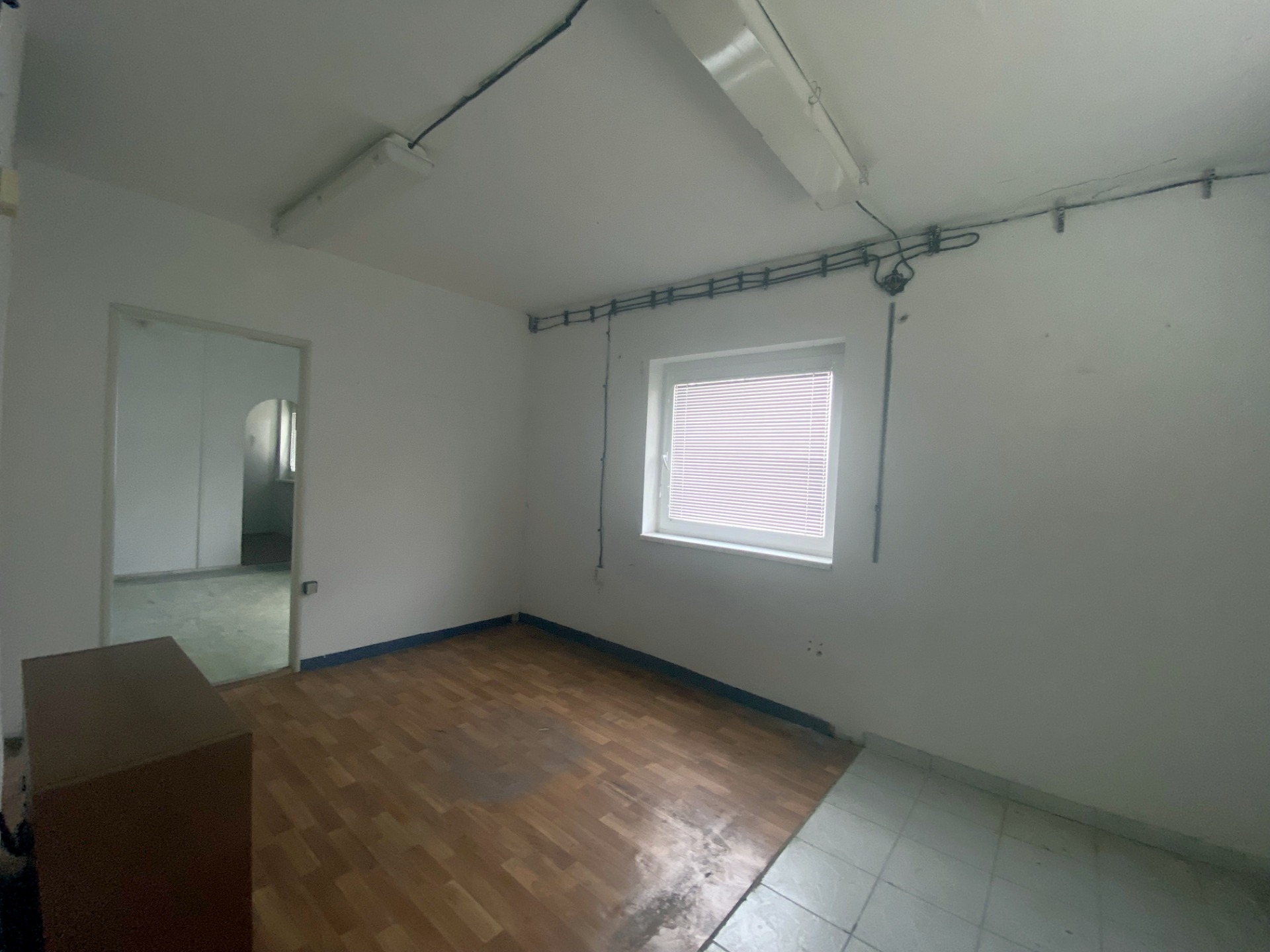 Komerčná budova - Ilava - centrum mesta — foto 16