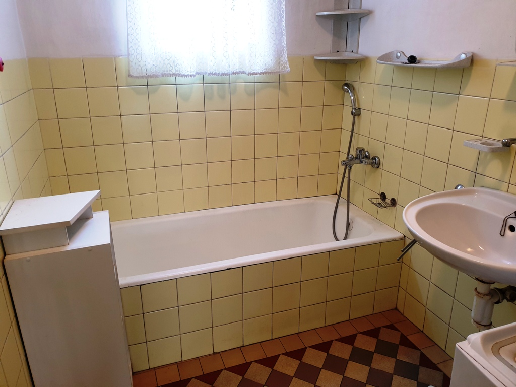 2-podlažný rodinný dom 320 m2 s pozemkom 1518 m2 - Bzince p. Javorinou — foto 21