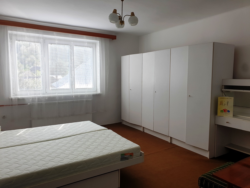 2-podlažný rodinný dom 320 m2 s pozemkom 1518 m2 - Bzince p. Javorinou — foto 26