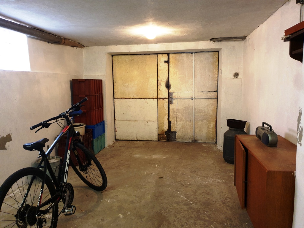 2-podlažný rodinný dom 320 m2 s pozemkom 1518 m2 - Bzince p. Javorinou — foto 37