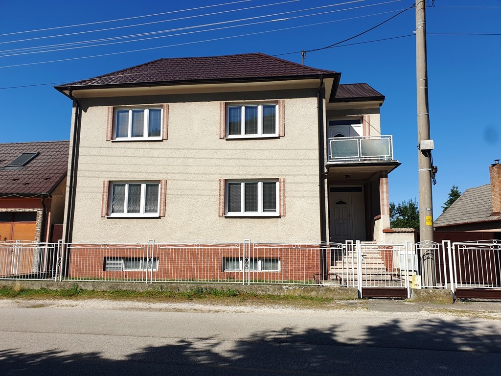 2-podlažný rodinný dom 320 m2 s pozemkom 1518 m2 - Bzince p. Javorinou — foto 2