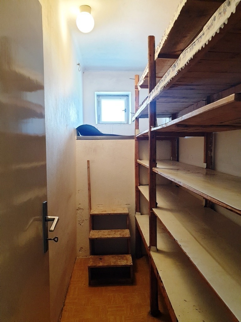 2-podlažný rodinný dom 320 m2 s pozemkom 1518 m2 - Bzince p. Javorinou — foto 22