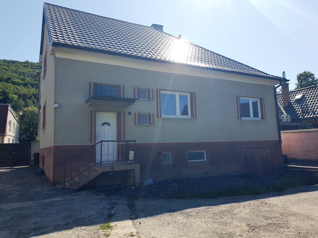 2-podlažný rodinný dom 320 m2 s pozemkom 1518 m2 - Bzince p. Javorinou — foto 6