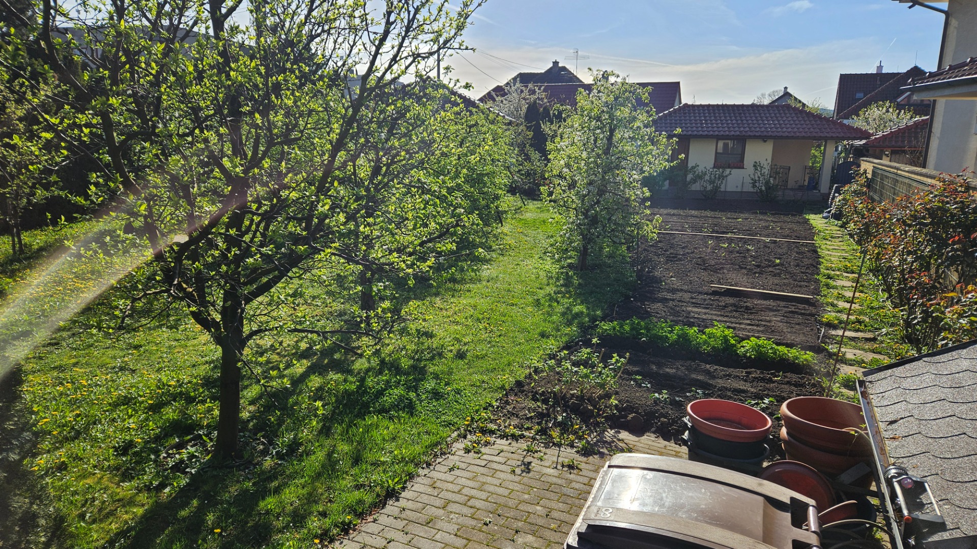STAVEBNÝ POZEMOK S POVOLENÍM – ZAČNITE STAVAŤ OKAMŽITE Piešťany, 575m2 — foto 3