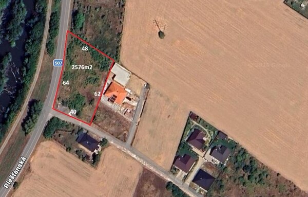 Slnečný stavebný pozemok 2576m2, Sokolovce pri Piešťanoch