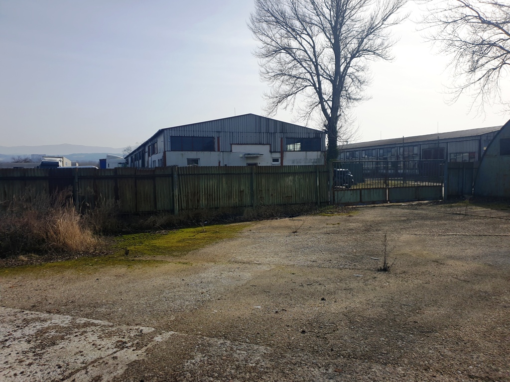 Na predaj areál 8700 m2 s halami 1510 m2 - Trenčianske Bohuslavice — foto 18