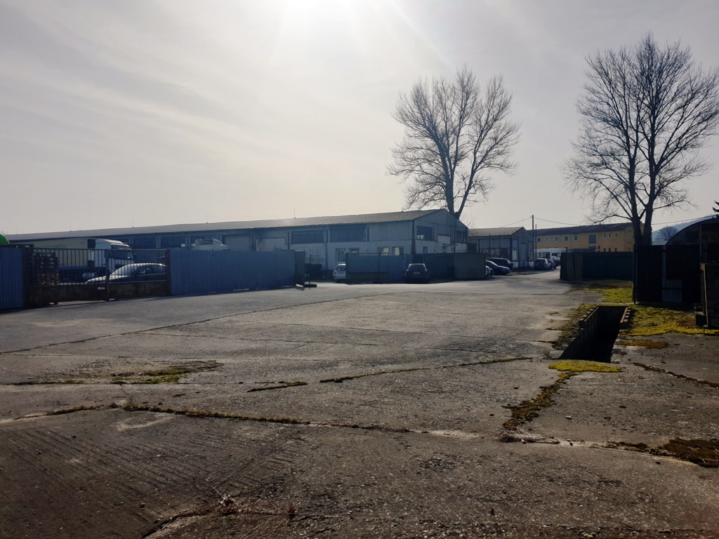 Na predaj areál 8700 m2 s halami 1510 m2 - Trenčianske Bohuslavice — foto 5