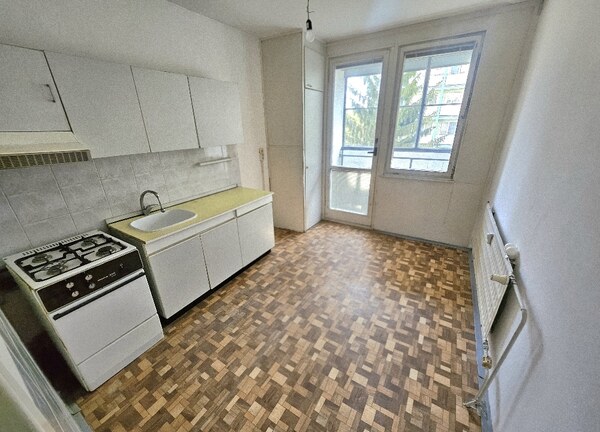 3 izbový byt Bánovce nad Bebravou/ DUBNIČKA /72 m2/ LOGGIA/ PIVNICA