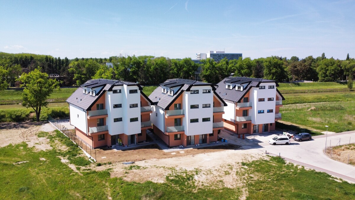 NA PREDAJ – 2-izbový byt 60 m2 v novostavbe RiverResort, Banka — foto 7