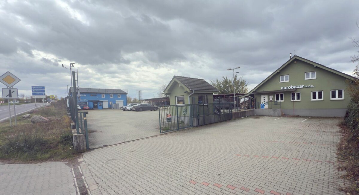 Komerčný areál pri hlavnom ťahu–Bánovce nad Bebravou 2466m2-EXKLUZÍVNE — foto 2