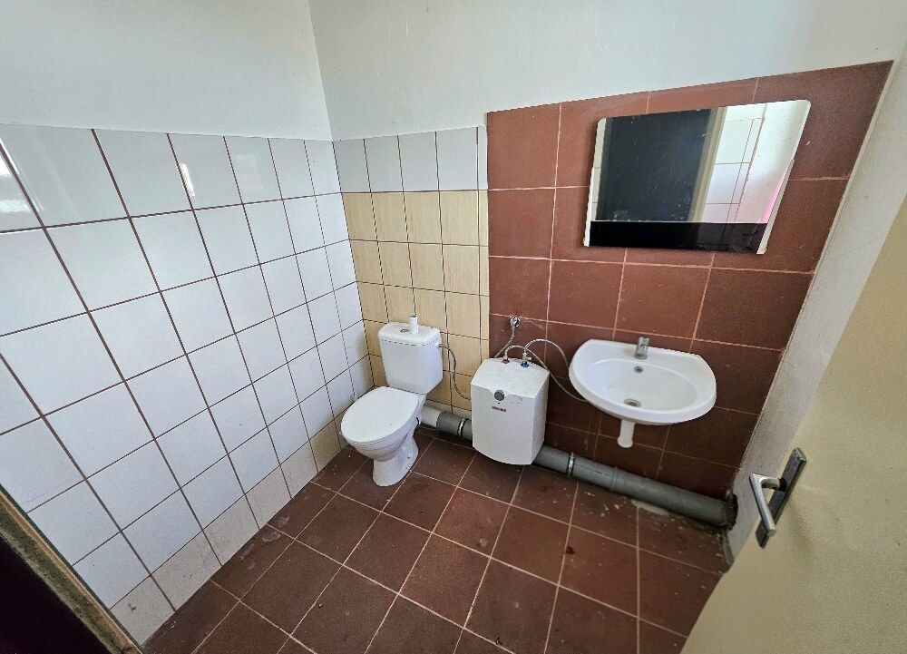 Komerčný areál pri hlavnom ťahu–Bánovce nad Bebravou 2466m2-EXKLUZÍVNE — foto 19