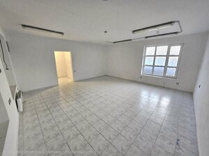 PRENÁJOM OBCHODNÉHO PRIESTORU 120m2/ DUBNIČKA- TRŽNICA — foto 1