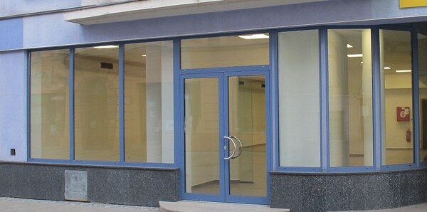 Prenájom obchodné priestory 217m2 s výkladom, Nitra - pešia zóna